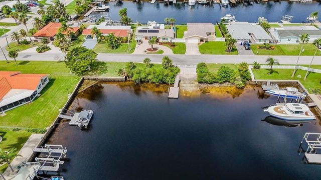 5021 PORPOISE PLACE, New Port Richey, FL 34652
