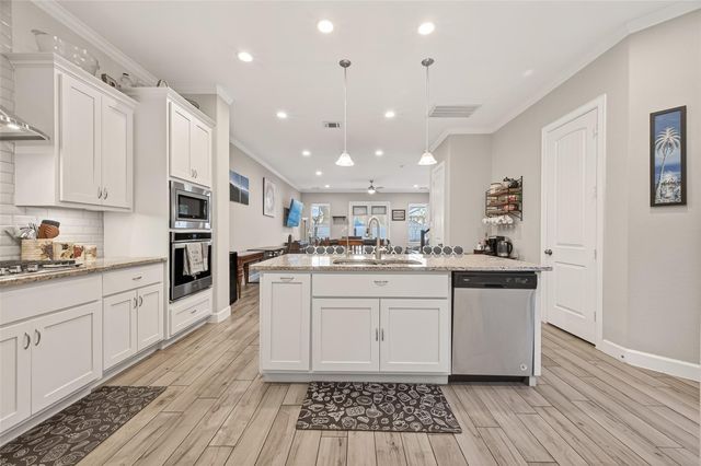 1914 Shearn Street, Houston, TX 77007