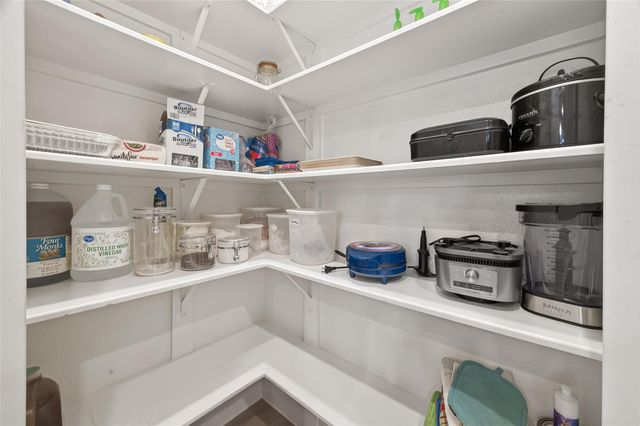 1914 Shearn Street, Houston, TX 77007