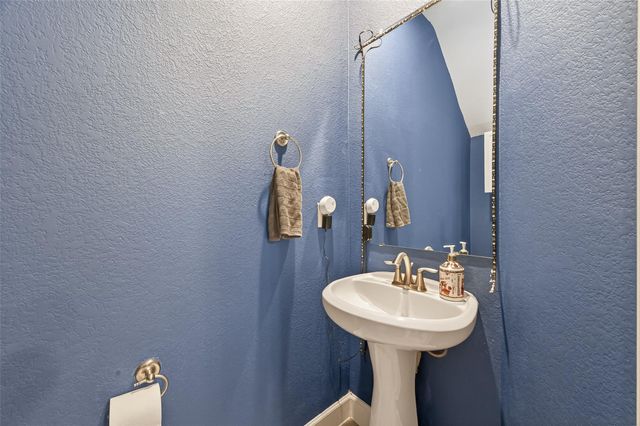 1914 Shearn Street, Houston, TX 77007