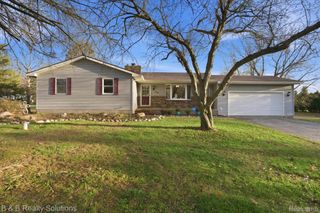1357 Bloomingfield Drive, Lapeer, MI 48446