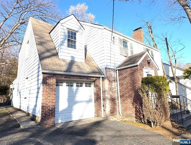 34 Howard Street, Verona, NJ 07044