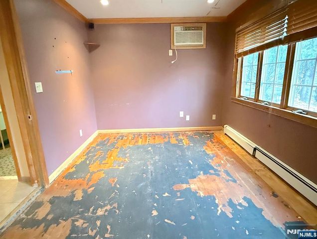 34 Howard Street, Verona, NJ 07044