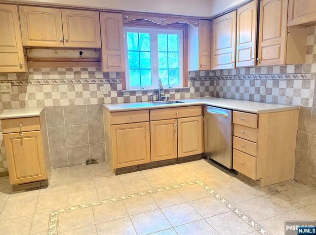 34 Howard Street, Verona, NJ 07044