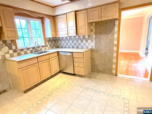 34 Howard Street, Verona, NJ 07044