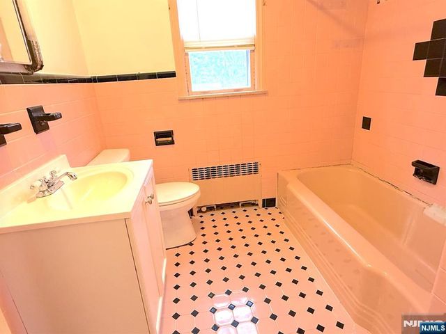 34 Howard Street, Verona, NJ 07044