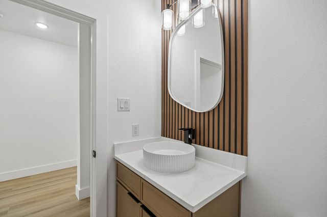 2402 Dyson Street, Dallas, TX 75215