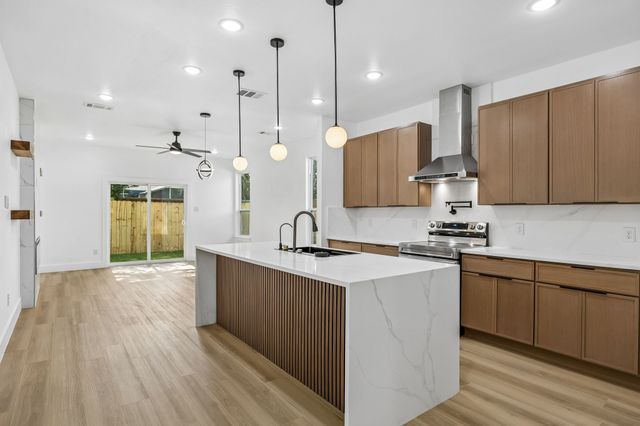 2402 Dyson Street, Dallas, TX 75215