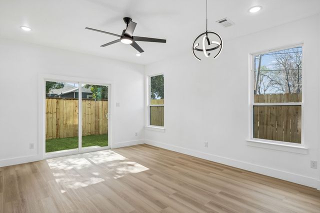 2402 Dyson Street, Dallas, TX 75215
