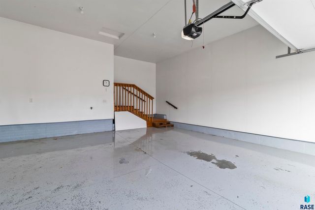 2525 Dorian Dr Drive, Yankton, SD 57078