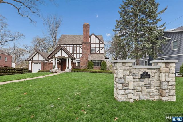 86 Crescent Avenue, Passaic, NJ 07055