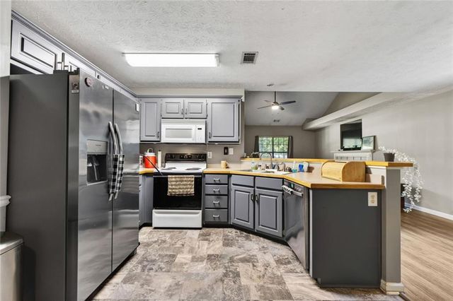 315 Wild Turkey Lane, Locust Grove, GA 30248