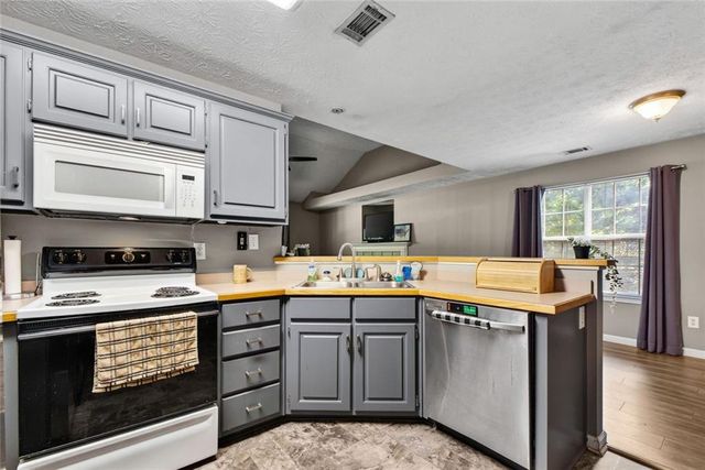 315 Wild Turkey Lane, Locust Grove, GA 30248