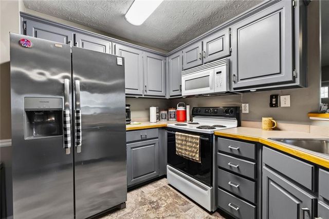 315 Wild Turkey Lane, Locust Grove, GA 30248