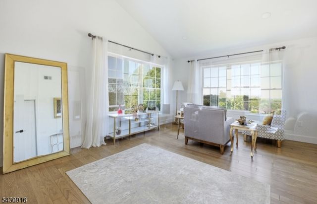 25 Mayfair Pl, Clifton City, NJ 07013