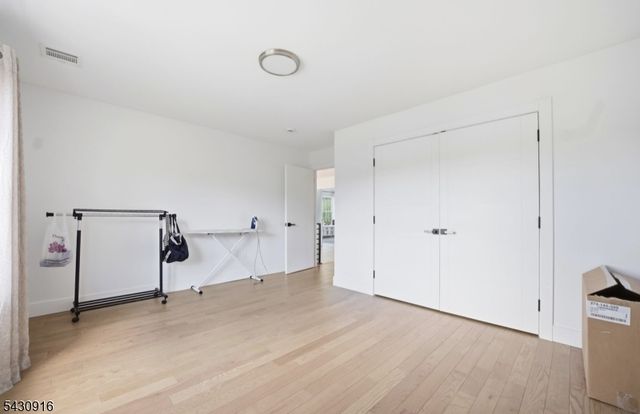 25 Mayfair Pl, Clifton City, NJ 07013
