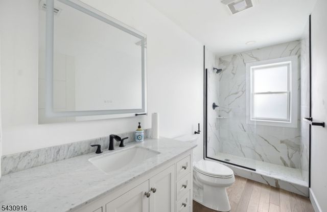 25 Mayfair Pl, Clifton City, NJ 07013