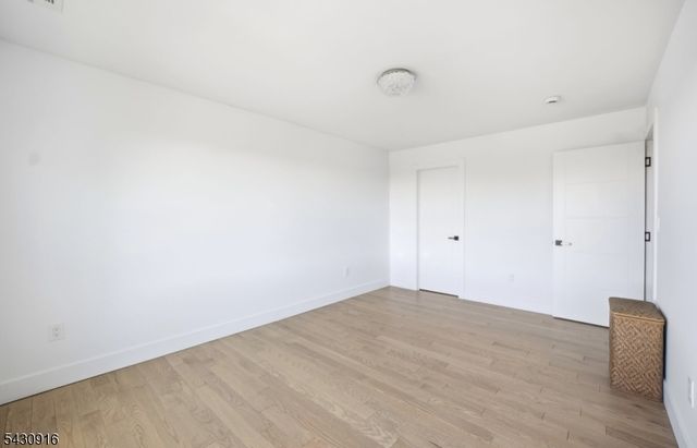25 Mayfair Pl, Clifton City, NJ 07013