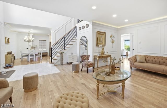 25 Mayfair Pl, Clifton City, NJ 07013