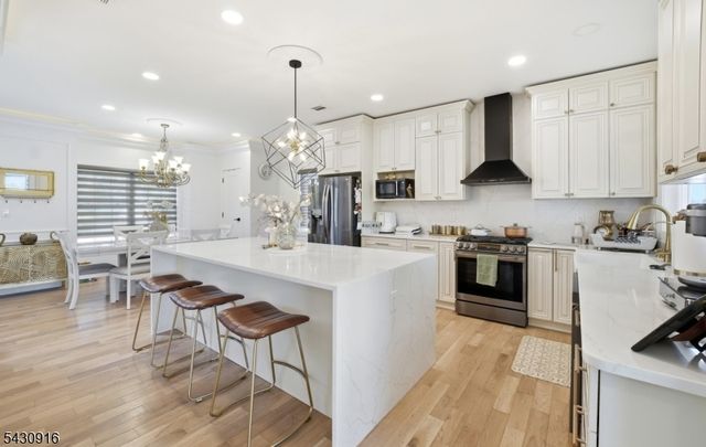 25 Mayfair Pl, Clifton City, NJ 07013