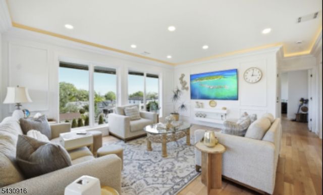 25 Mayfair Pl, Clifton City, NJ 07013