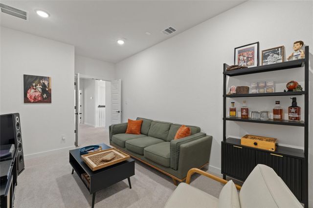 167 Darley Oak DR, Dripping Springs, TX 78620