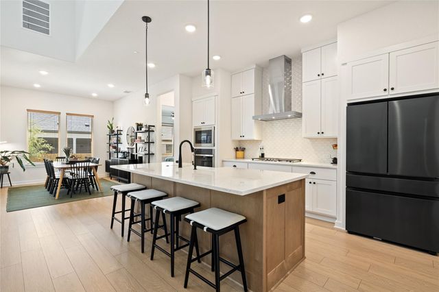167 Darley Oak DR, Dripping Springs, TX 78620