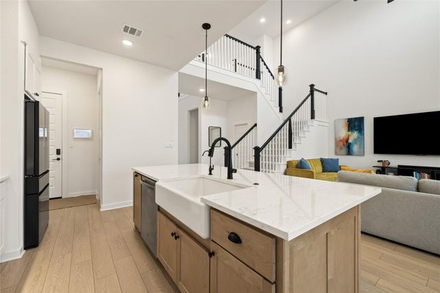 167 Darley Oak DR, Dripping Springs, TX 78620
