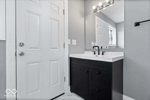 732 W 700 N, Fortville, IN 46040