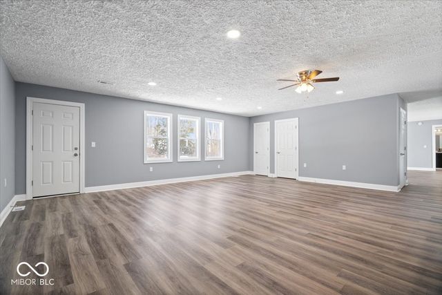 732 W 700 N, Fortville, IN 46040