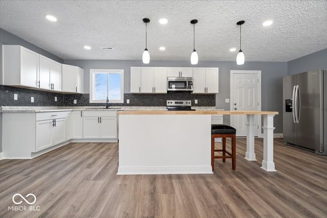 732 W 700 N, Fortville, IN 46040