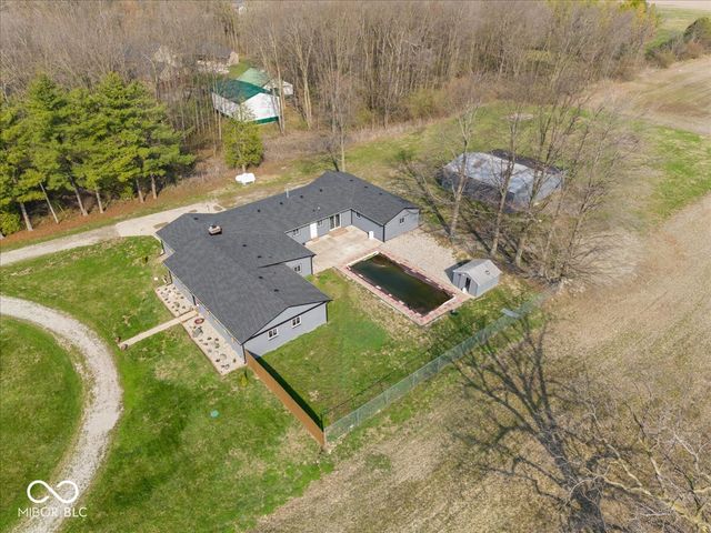 732 W 700 N, Fortville, IN 46040