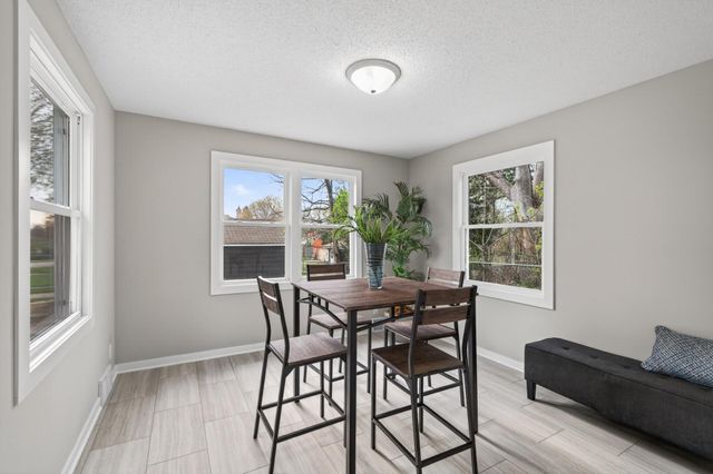 1475 Ivy Avenue E, North Saint Paul, MN 55106