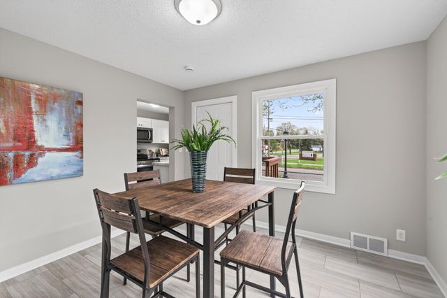 1475 Ivy Avenue E, North Saint Paul, MN 55106