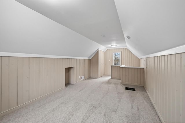 1475 Ivy Avenue E, North Saint Paul, MN 55106