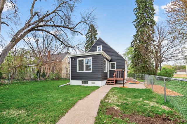 1475 Ivy Avenue E, North Saint Paul, MN 55106