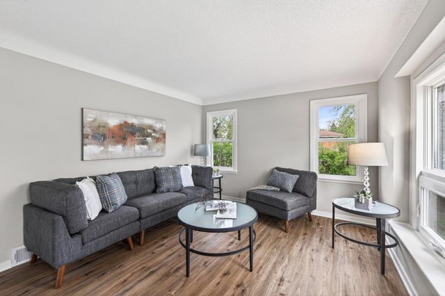 1475 Ivy Avenue E, North Saint Paul, MN 55106