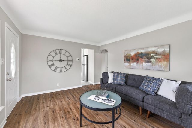 1475 Ivy Avenue E, North Saint Paul, MN 55106