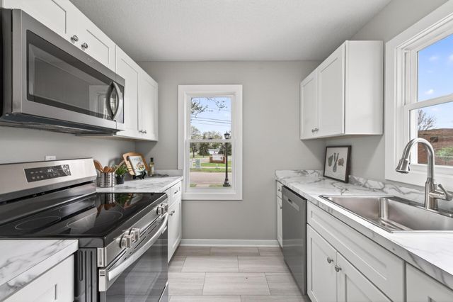 1475 Ivy Avenue E, North Saint Paul, MN 55106