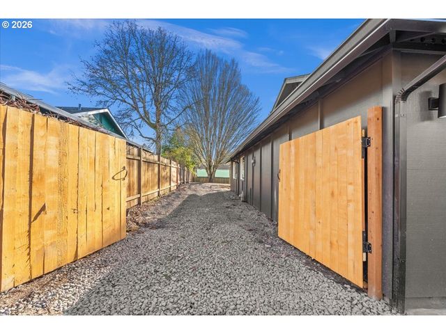 19340 Sw Wright St, Beaverton, OR 97078