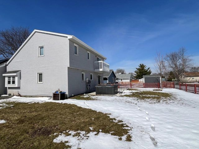 3605 15th AVENUE, South Milwaukee, WI 53172