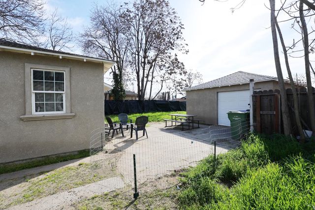 1116 Vito Ave, Modesto, CA 95351