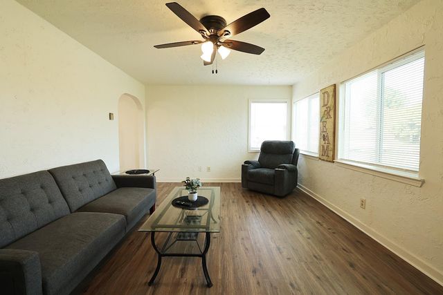 1116 Vito Ave, Modesto, CA 95351