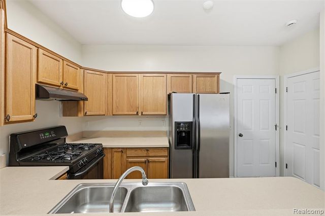 41260 Maplewood Drive 5, Canton, MI 48187