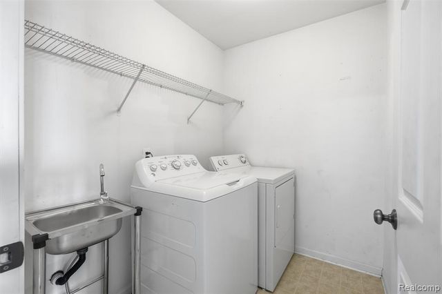 41260 Maplewood Drive 5, Canton, MI 48187