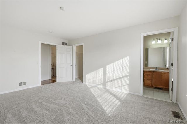 41260 Maplewood Drive 5, Canton, MI 48187