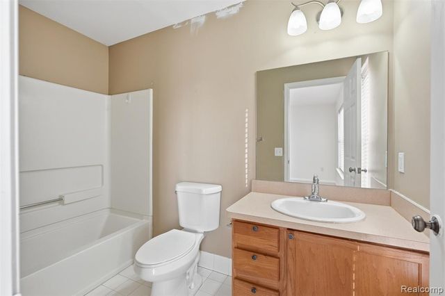 41260 Maplewood Drive 5, Canton, MI 48187