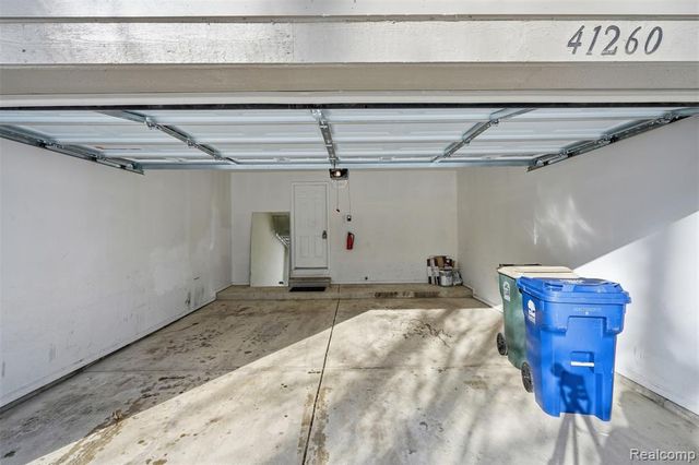 41260 Maplewood Drive 5, Canton, MI 48187