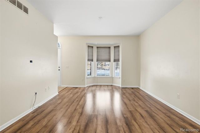 41260 Maplewood Drive 5, Canton, MI 48187