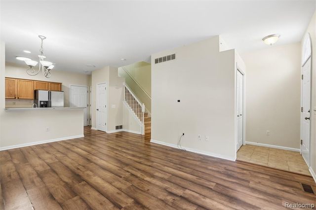 41260 Maplewood Drive 5, Canton, MI 48187